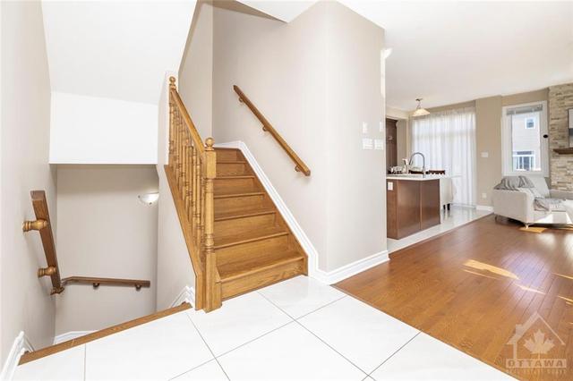375 Mountain Sorrel Way, Townhouse with 5 bedrooms, 4 bathrooms and 3 parking in Ottawa ON | Image 15
