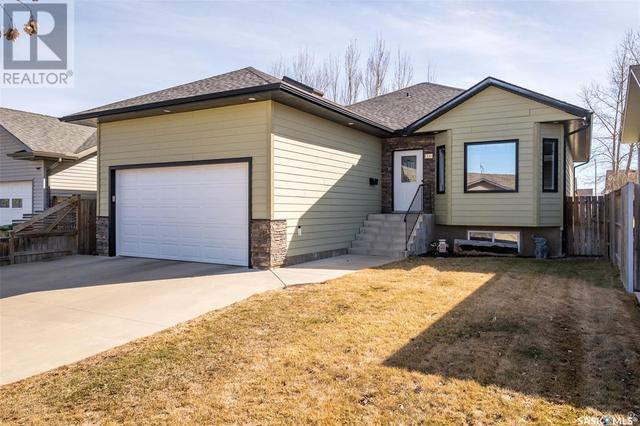 18 Steele Bay, House detached with 4 bedrooms, 3 bathrooms and null parking in Prince Albert SK | Image 1