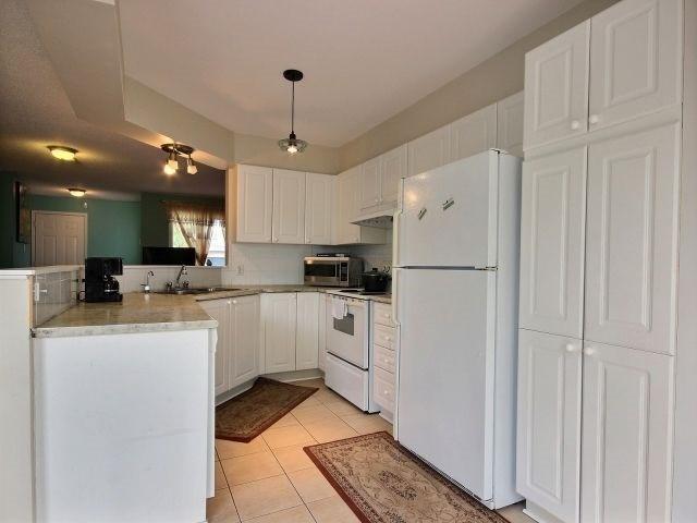 864 Nesting Way, House attached with 3 bedrooms, 2 bathrooms and 2 parking in Ottawa ON | Image 9