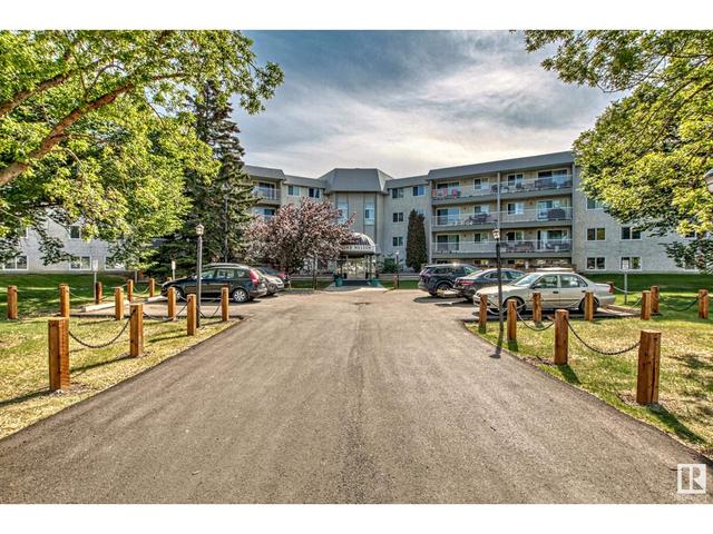 113 - 5125 Riverbend Rd Nw, Condo with 3 bedrooms, 2 bathrooms and 2 parking in Edmonton AB | Image 4