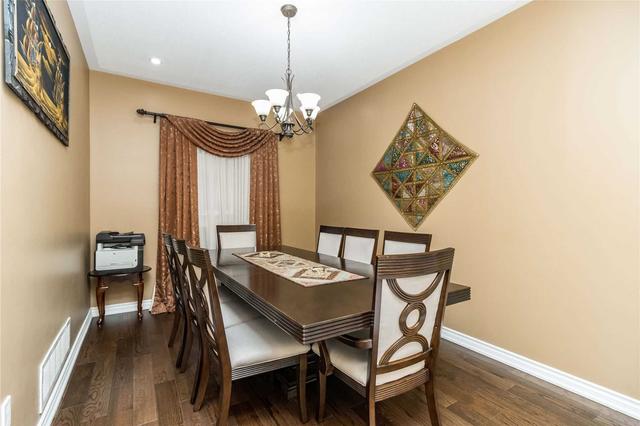8 Timberglade Dr, House detached with 4 bedrooms, 5 bathrooms and 4 parking in Brampton ON | Image 2