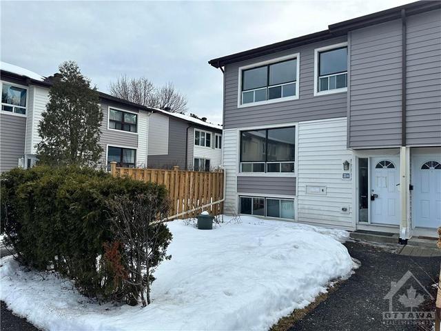 76 Banner Road, Townhouse with 4 bedrooms, 2 bathrooms and 1 parking in Ottawa ON | Image 29