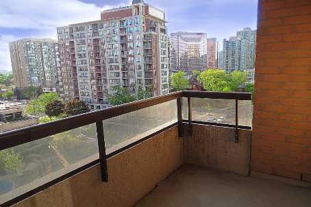 1107 - 18 Sommerset Way, Condo with 1 bedrooms, 1 bathrooms and 1 parking in Toronto ON | Image 6