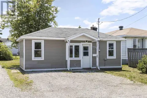 237 Selby Rd, House detached with 2 bedrooms, 1 bathrooms and null parking in Sault Ste. Marie ON | Card Image