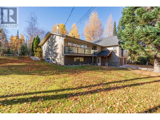7125 Valleyview Drive, House detached with 5 bedrooms, 4 bathrooms and null parking in Prince George BC | Image 2