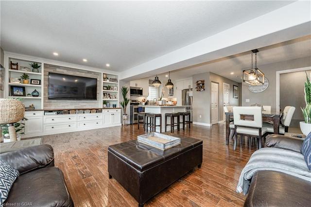 215 Farley Drive, House detached with 3 bedrooms, 2 bathrooms and 2 parking in Guelph ON | Image 5