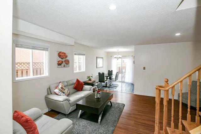 113 Saddletree Tr, House semidetached with 3 bedrooms, 3 bathrooms and 4 parking in Brampton ON | Image 11
