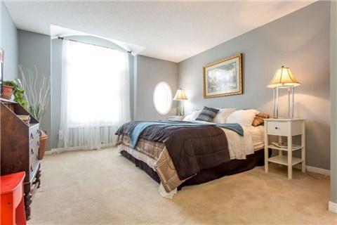 th 54 - 111 The Queensway, Townhouse with 3 bedrooms, 2 bathrooms and 1 parking in Toronto ON | Image 13