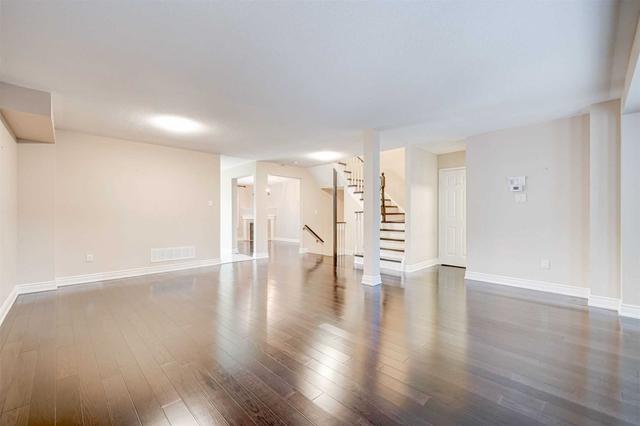 74 James Scott Rd, House attached with 3 bedrooms, 4 bathrooms and 6 parking in Markham ON | Image 2