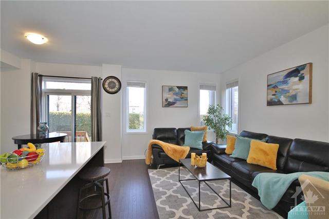114 Attwell Private, Townhouse with 4 bedrooms, 4 bathrooms and 3 parking in Ottawa ON | Image 6