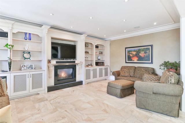 31 Glenbrook Ave, House detached with 5 bedrooms, 4 bathrooms and 6 parking in Toronto ON | Image 34