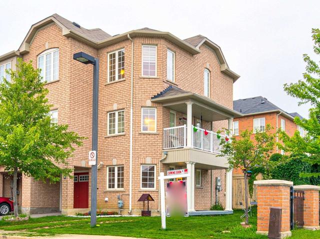 1 Berringer Grve, House attached with 3 bedrooms, 4 bathrooms and 3 parking in Brampton ON | Image 1