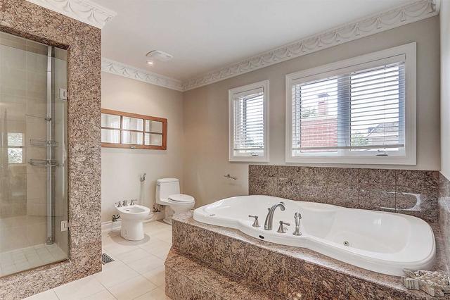 20 Blithfield Ave, House detached with 4 bedrooms, 6 bathrooms and 6 parking in Toronto ON | Image 17