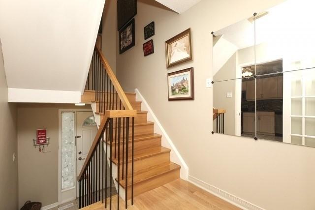 10 - 209 Castle Rock Dr, Townhouse with 3 bedrooms, 3 bathrooms and 3 parking in Richmond Hill ON | Image 23