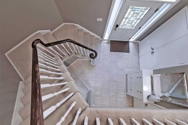 81 Beaumont Pl, Townhouse with 3 bedrooms, 3 bathrooms and 2 parking in Vaughan ON | Image 11