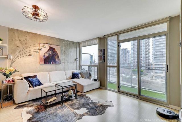 806 - 1029 King St, Condo with 2 bedrooms, 2 bathrooms and 1 parking in Toronto ON | Image 5