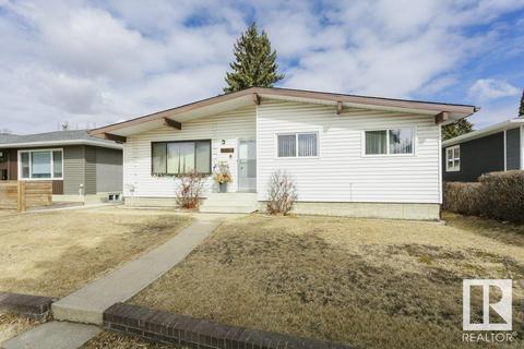 11440 38 Av Nw, House detached with 4 bedrooms, 2 bathrooms and null parking in Edmonton AB | Card Image