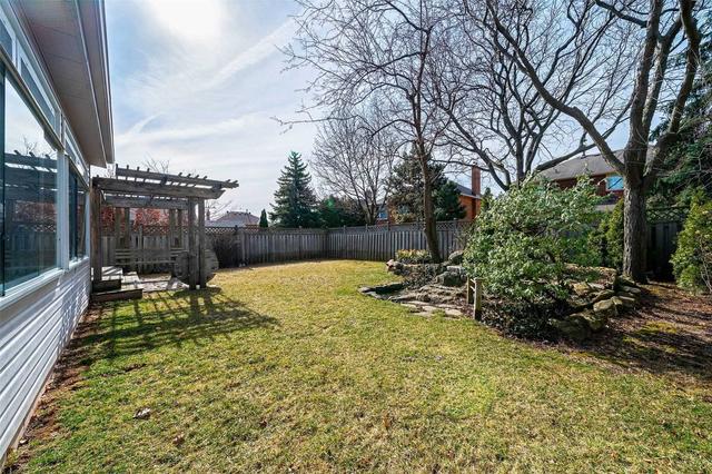 1299 Old English Lane, House detached with 4 bedrooms, 4 bathrooms and 4 parking in Oakville ON | Image 35