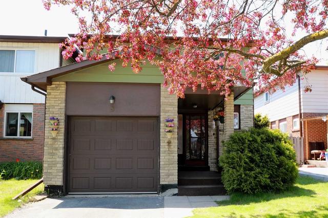 8 Thistlewaite Cres, House attached with 4 bedrooms, 4 bathrooms and 3 parking in Toronto ON | Image 19