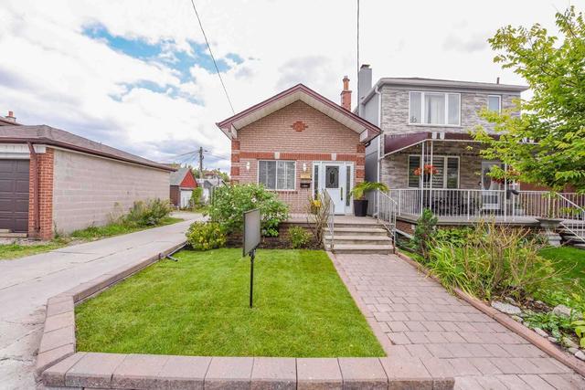 1 Amherst Ave, House detached with 3 bedrooms, 2 bathrooms and 4 parking in Toronto ON | Image 1