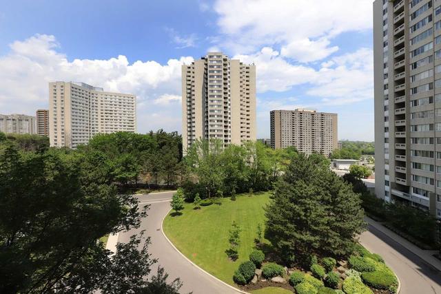702 - 3590 Kaneff Cres, Condo with 2 bedrooms, 2 bathrooms and 2 parking in Mississauga ON | Image 15