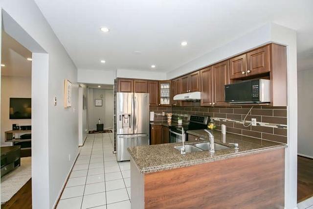 32 Forrester Dr E, House detached with 4 bedrooms, 4 bathrooms and 5 parking in Brampton ON | Image 6