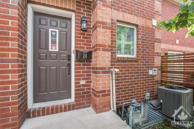 24 Maclean Street, Townhouse with 3 bedrooms, 2 bathrooms and 1 parking in Ottawa ON | Image 2