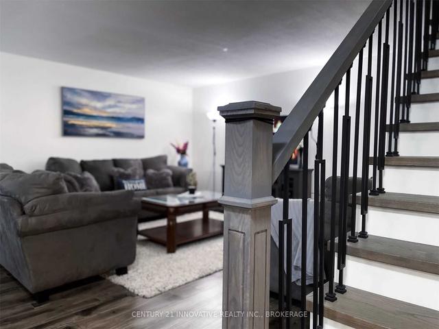 55 - 130 Ling Rd, Townhouse with 3 bedrooms, 2 bathrooms and 1 parking in Toronto ON | Image 11