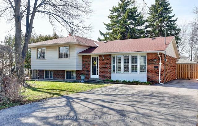 815 Mississauga Valley Blvd, House detached with 3 bedrooms, 2 bathrooms and 7 parking in Mississauga ON | Image 1