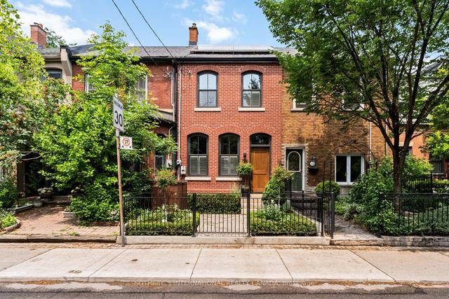 352 Wellesley St E, House attached with 3 bedrooms, 3 bathrooms and 2 parking in Toronto ON | Image 1