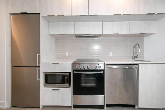 3815 - 181 Dundas St E, Condo with 1 bedrooms, 1 bathrooms and 0 parking in Toronto ON | Image 2