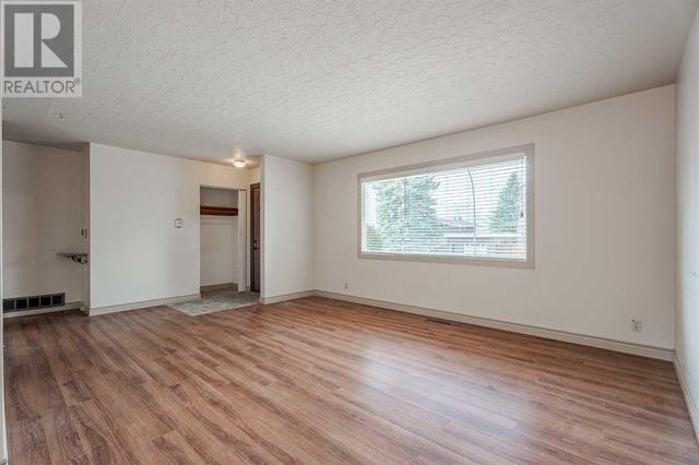 4824 Claret Street Nw, House detached with 4 bedrooms, 2 bathrooms and 2 parking in Calgary AB | Image 7