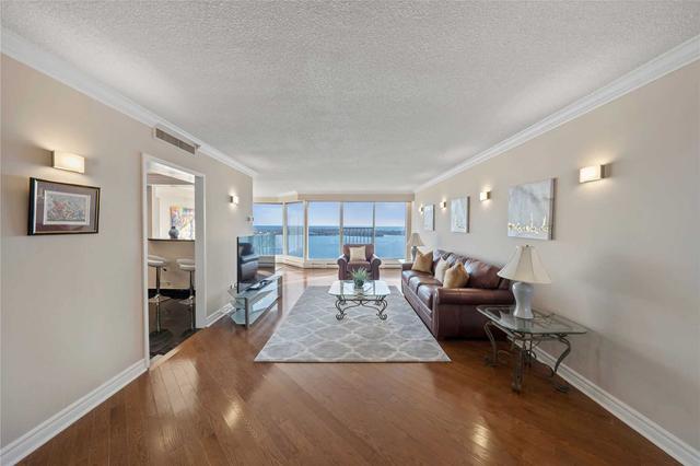 2508 - 65 Harbour Sq, Condo with 2 bedrooms, 2 bathrooms and 1 parking in Toronto ON | Image 13