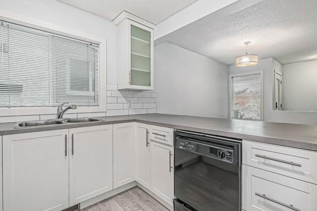 1 - 2123 34 Avenue Sw, Home with 3 bedrooms, 2 bathrooms and 1 parking in Calgary AB | Image 11