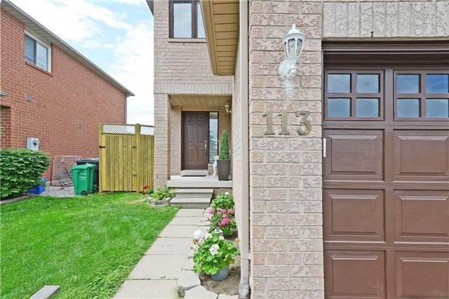 113 Saddletree Tr, House semidetached with 3 bedrooms, 3 bathrooms and 3 parking in Brampton ON | Image 2