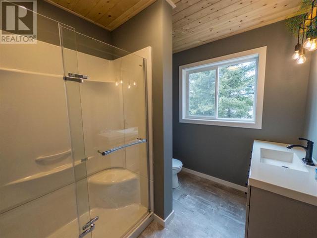 211 A Peterson Dr, House detached with 5 bedrooms, 3 bathrooms and null parking in Kenora ON | Image 46