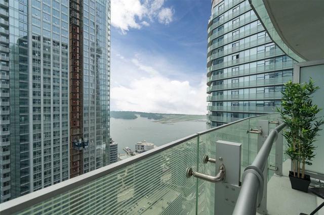 4803 - 14 York St, Condo with 3 bedrooms, 2 bathrooms and 1 parking in Toronto ON | Image 21