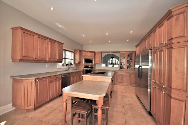 2058 Vickery Dr, House detached with 4 bedrooms, 6 bathrooms and 6 parking in Oakville ON | Image 5