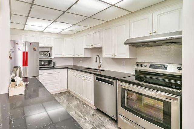 710 - 11 Wincott Dr, Condo with 3 bedrooms, 2 bathrooms and 1 parking in Toronto ON | Image 10