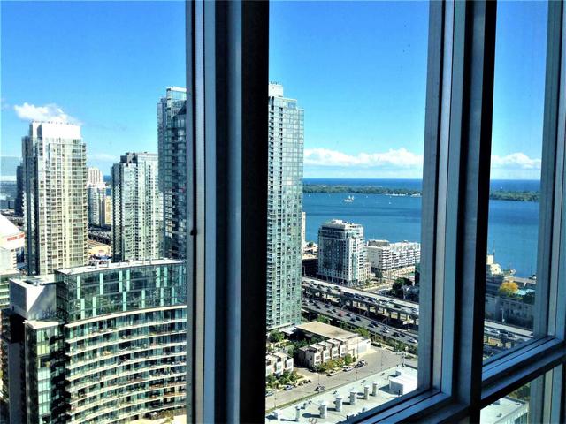 3702 - 15 Iceboat Terr, Condo with 1 bedrooms, 1 bathrooms and 1 parking in Toronto ON | Image 12