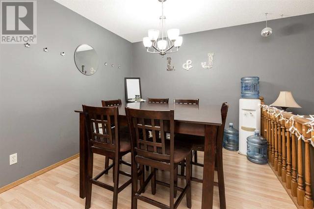 518 12 Street S, House semidetached with 4 bedrooms, 2 bathrooms and 4 parking in Lethbridge AB | Image 7