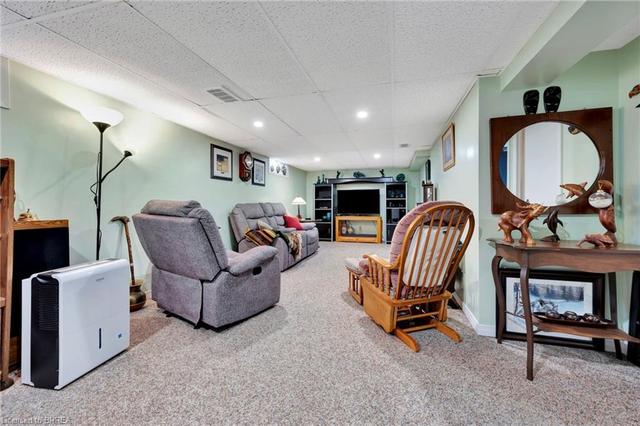 3 Elliott Avenue, House detached with 2 bedrooms, 1 bathrooms and 5 parking in Brantford ON | Image 11