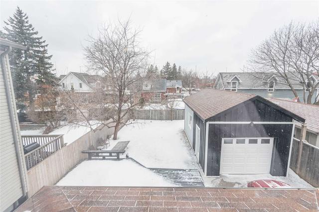 26 Fourth Ave, House semidetached with 3 bedrooms, 4 bathrooms and 7 parking in Kitchener ON | Image 29