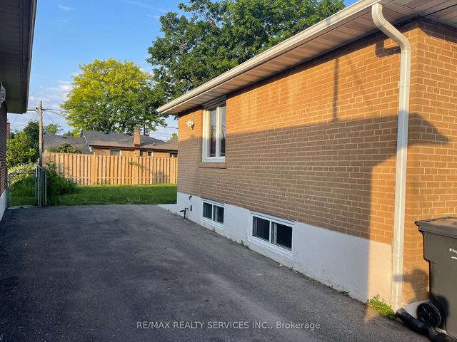 43 Kimbark Dr, House detached with 3 bedrooms, 2 bathrooms and 5 parking in Brampton ON | Image 13