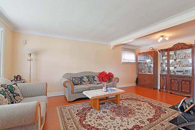 109 Commonwealth Ave, House detached with 3 bedrooms, 2 bathrooms and 4 parking in Toronto ON | Image 4