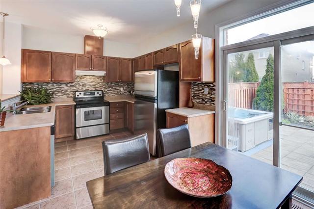 3494 Fountain Park Ave, House semidetached with 3 bedrooms, 4 bathrooms and 2 parking in Mississauga ON | Image 18