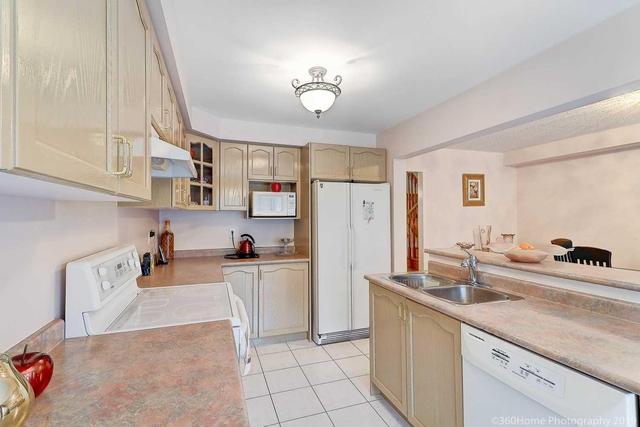 24 Harmony Rd, House semidetached with 3 bedrooms, 3 bathrooms and 3 parking in Vaughan ON | Image 11