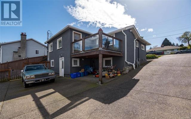 3855 Rowland Ave, House detached with 3 bedrooms, 3 bathrooms and 3 parking in Saanich BC | Image 28