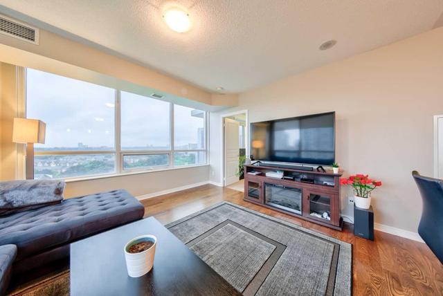 1202 - 15 Legion Rd, Condo with 2 bedrooms, 1 bathrooms and 1 parking in Toronto ON | Image 8