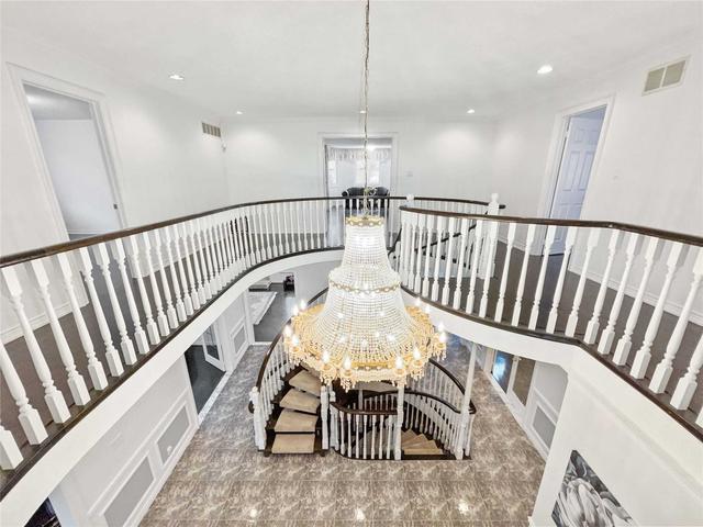 27 Wingate Cres, House detached with 5 bedrooms, 5 bathrooms and 13 parking in Richmond Hill ON | Image 12